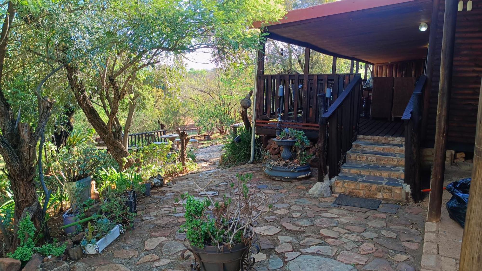 Koinonia Bush Lodge Hartbeespoort Exteriör bild