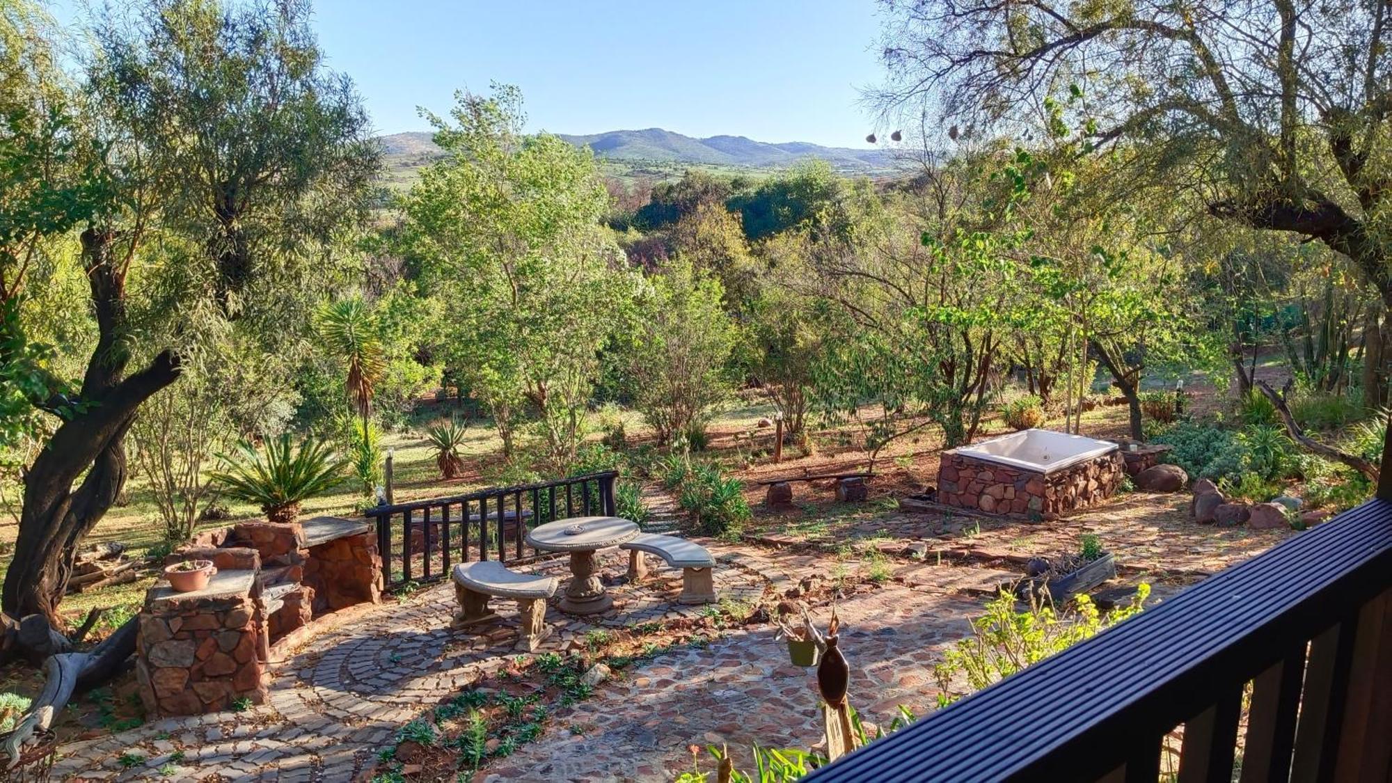 Koinonia Bush Lodge Hartbeespoort Exteriör bild